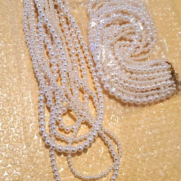 Jewelry - Picture 4 of 4